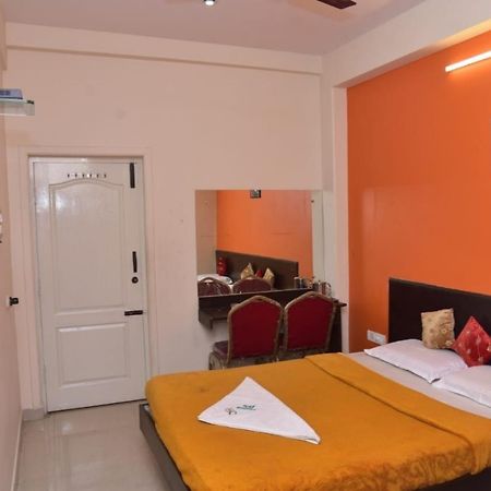 N K F Residency Villa Mysore Buitenkant foto