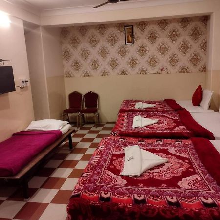N K F Residency Villa Mysore Buitenkant foto
