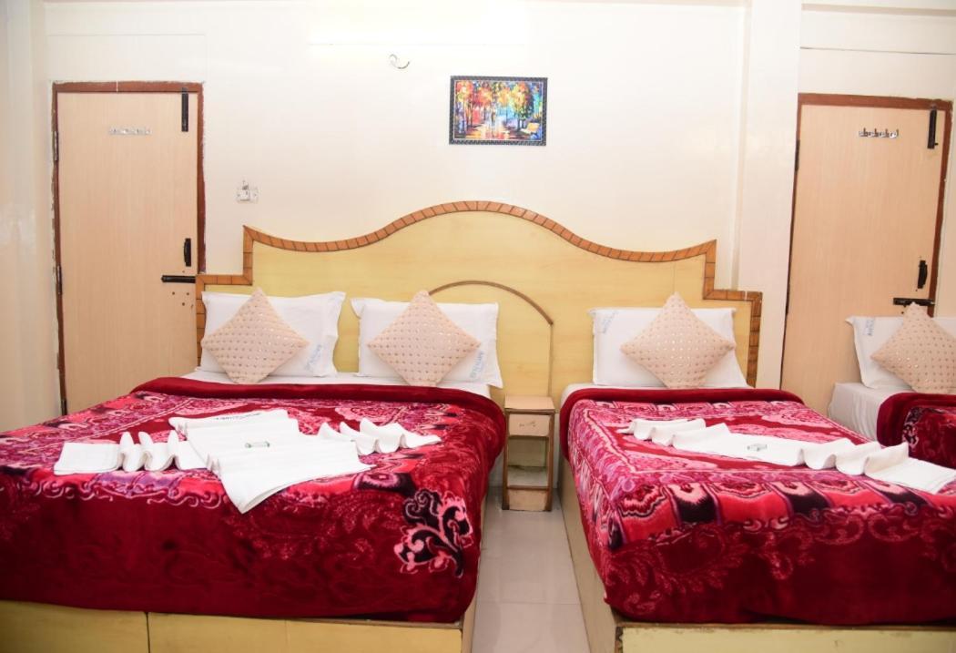 N K F Residency Villa Mysore Buitenkant foto