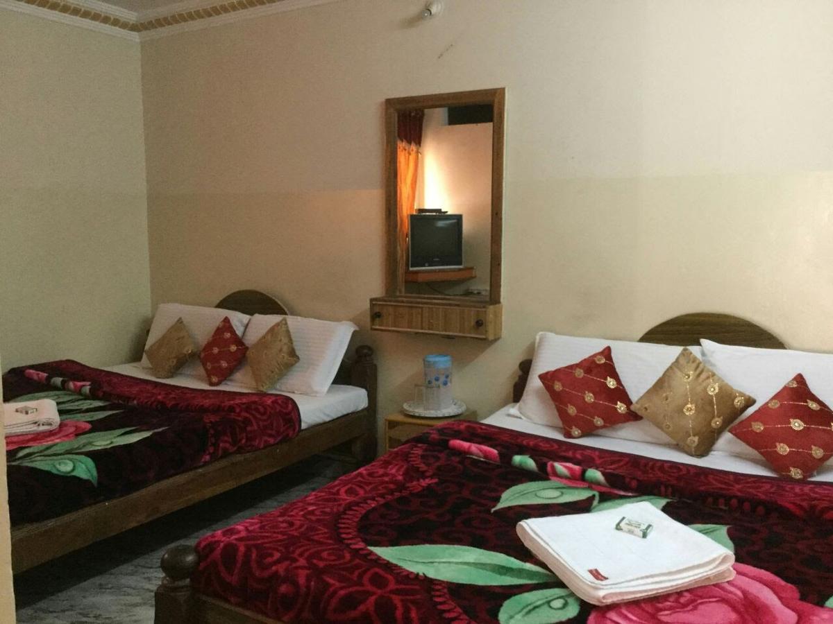 N K F Residency Villa Mysore Buitenkant foto