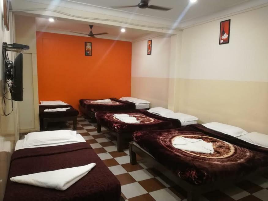 N K F Residency Villa Mysore Buitenkant foto