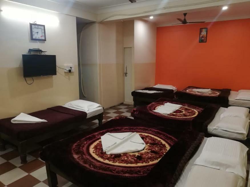 N K F Residency Villa Mysore Buitenkant foto
